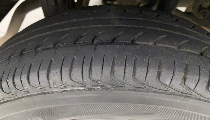 2016 Maruti Alto 800 VXI, Petrol, Manual, 69,828 km, Right Rear Tyre Tread