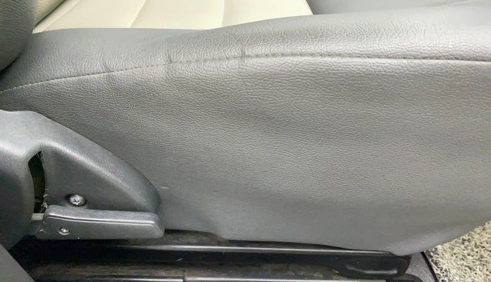 2016 Maruti Alto 800 VXI, Petrol, Manual, 69,828 km, Driver Side Adjustment Panel