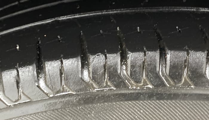 2018 Maruti Dzire VXI AMT, Petrol, Automatic, 34,458 km, Left Rear Tyre Tread
