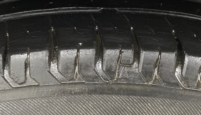 2018 Maruti Dzire VXI AMT, Petrol, Automatic, 34,458 km, Right Rear Tyre Tread