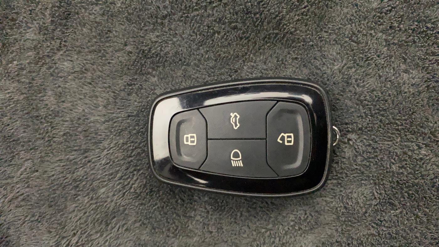 2020 Tata Harrier XZA 2.0L, Diesel, Automatic, 96,405 km, Key Close Up