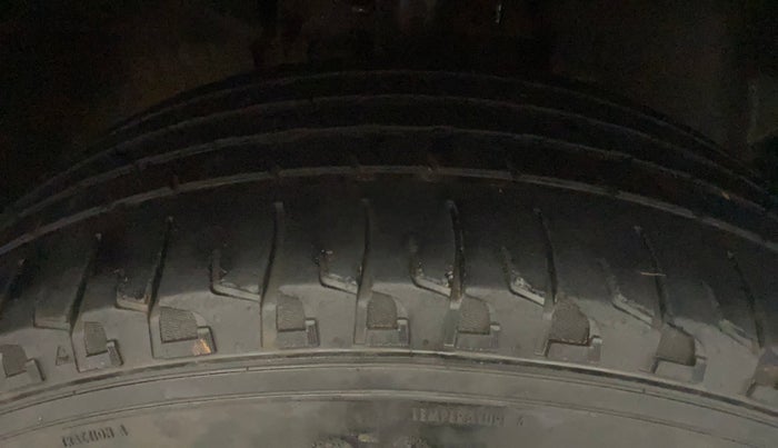 2020 Tata Harrier XZA 2.0L, Diesel, Automatic, 96,405 km, Right Front Tyre Tread