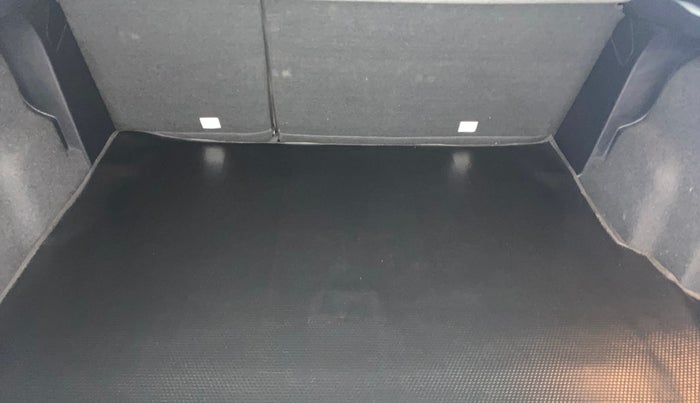 2020 Tata Harrier XZA 2.0L, Diesel, Automatic, 96,405 km, Boot Inside