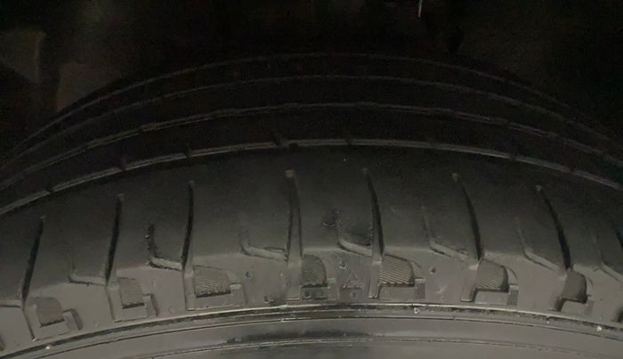 2020 Tata Harrier XZA 2.0L, Diesel, Automatic, 96,405 km, Left Front Tyre Tread