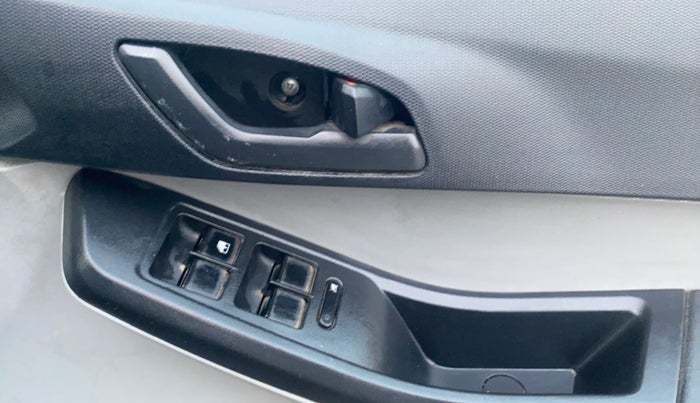 2024 Tata Tiago XT PETROL, Petrol, Manual, 26,153 km, Driver Side Door Panels Control