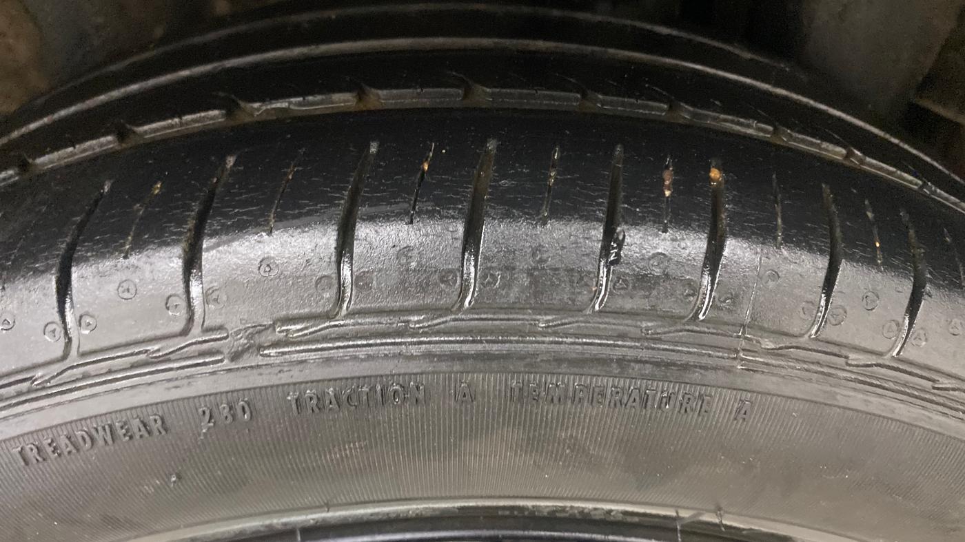2022 Maruti Ciaz SIGMA 1.5 SHVS MT  PETROL, Petrol, Manual, 44,398 km, Left Rear Tyre Tread
