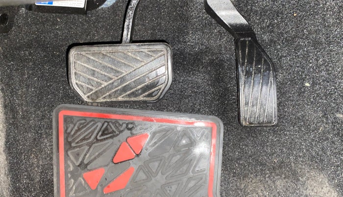 2021 Maruti Vitara Brezza VXI AT SHVS, Petrol, Automatic, 9,421 km, Pedals