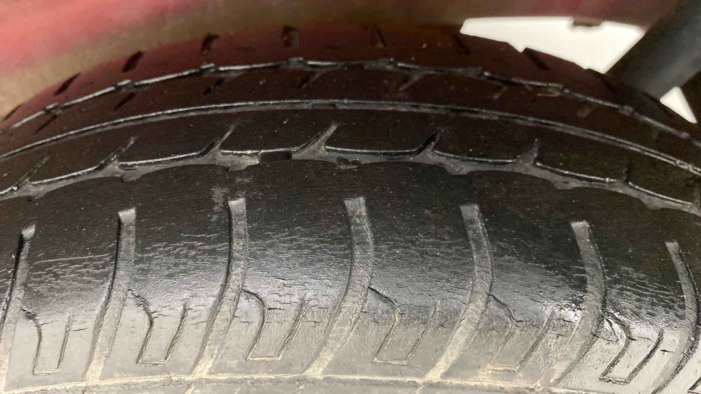 2015 Maruti Wagon R 1.0 VXI, Petrol, Manual, 44,663 km, Left Rear Tyre Tread