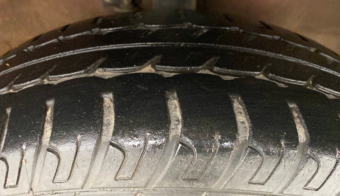 2015 Maruti Wagon R 1.0 VXI, Petrol, Manual, 44,663 km, Right Front Tyre Tread