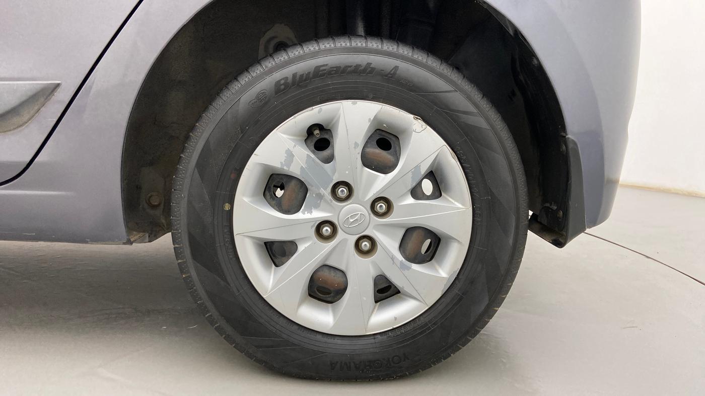 2014 Hyundai Elite i20 SPORTZ 1.2, Petrol, Manual, 1,10,957 km, Left Rear Wheel