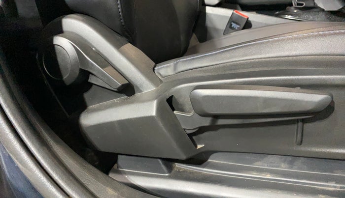 2022 Tata ALTROZ XZA PLUS DARK EDTION, Petrol, Automatic, 24,279 km, Driver Side Adjustment Panel