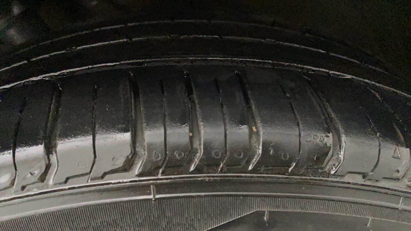2020 Hyundai VENUE SX PLUS 1.0 TURBO DCT, Petrol, Automatic, 84,438 km, Left Front Tyre Tread