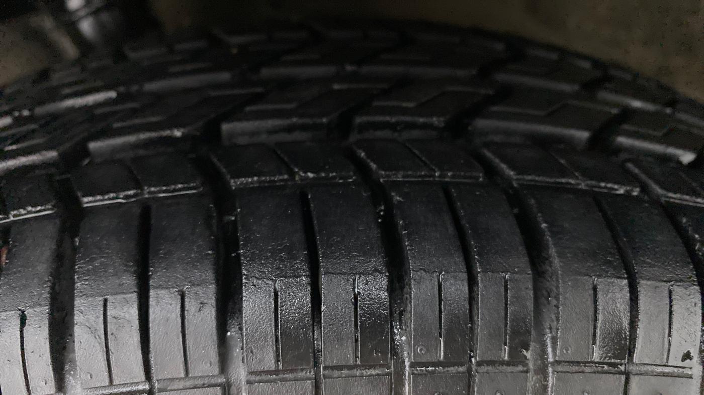 2013 Maruti Ritz VXI, Petrol, Manual, 53,737 km, Left Front Tyre Tread