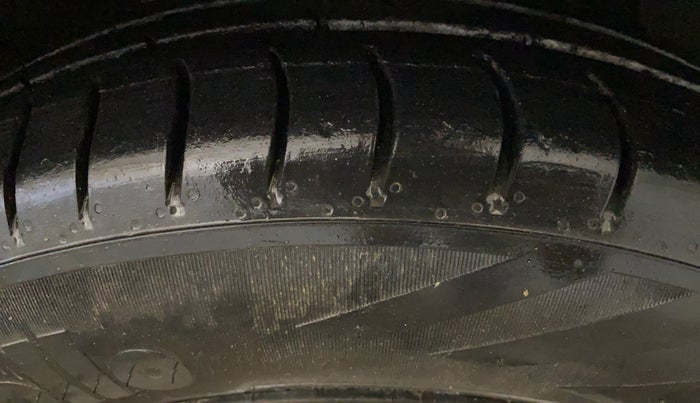 2015 Hyundai Grand i10 SPORTZ 1.2 KAPPA VTVT, Petrol, Manual, 51,234 km, Right Front Tyre Tread