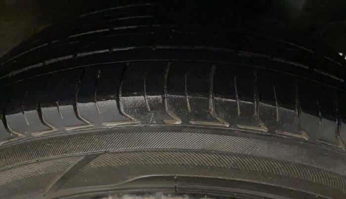 2015 Hyundai Grand i10 SPORTZ 1.2 KAPPA VTVT, Petrol, Manual, 51,234 km, Left Rear Tyre Tread