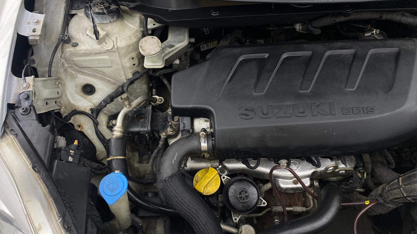 2018 Maruti Swift ZDI AMT, Diesel, Automatic, 1,29,619 km, Engine View - Right