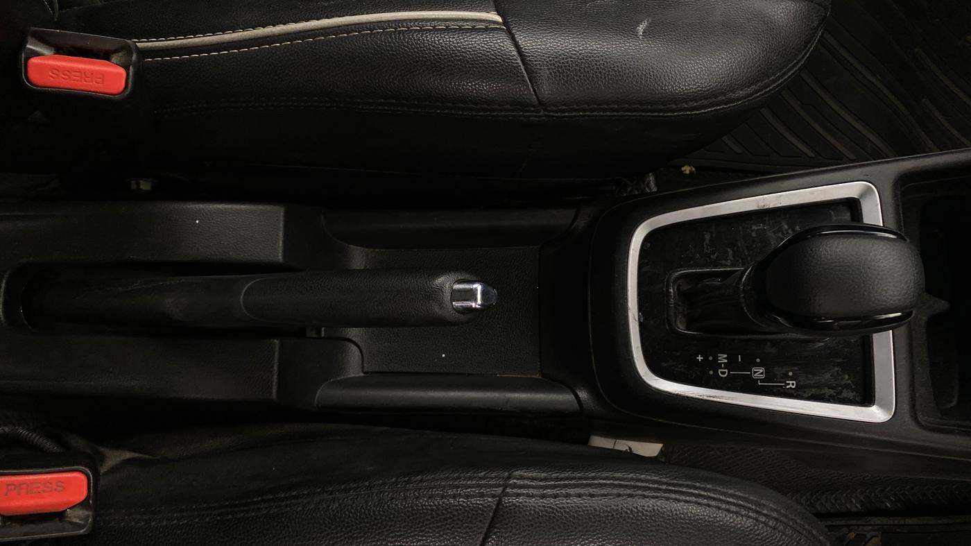 2018 Maruti Swift ZDI AMT, Diesel, Automatic, 1,29,619 km, Gear Lever