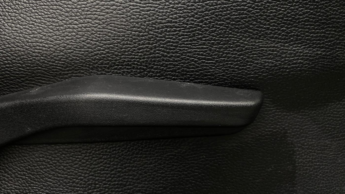 2018 Maruti Swift ZDI AMT, Diesel, Automatic, 1,29,619 km, Driver Side Adjustment Panel