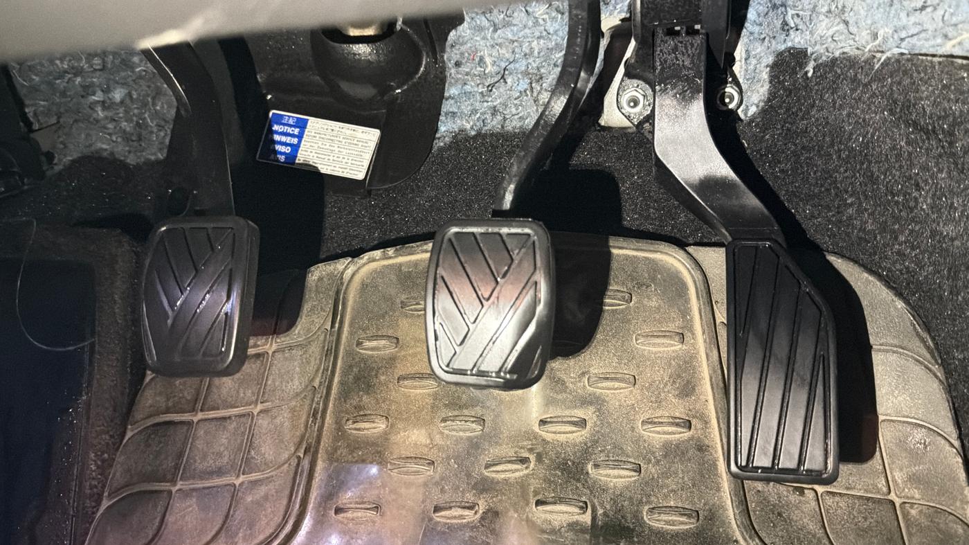 2022 Maruti S Cross ZETA 1.5, Petrol, Manual, 91,379 km, Pedals