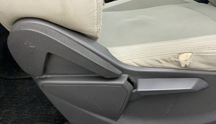 2016 Ford Ecosport TREND+ 1.5L DIESEL, Diesel, Manual, 1,24,042 km, Driver Side Adjustment Panel