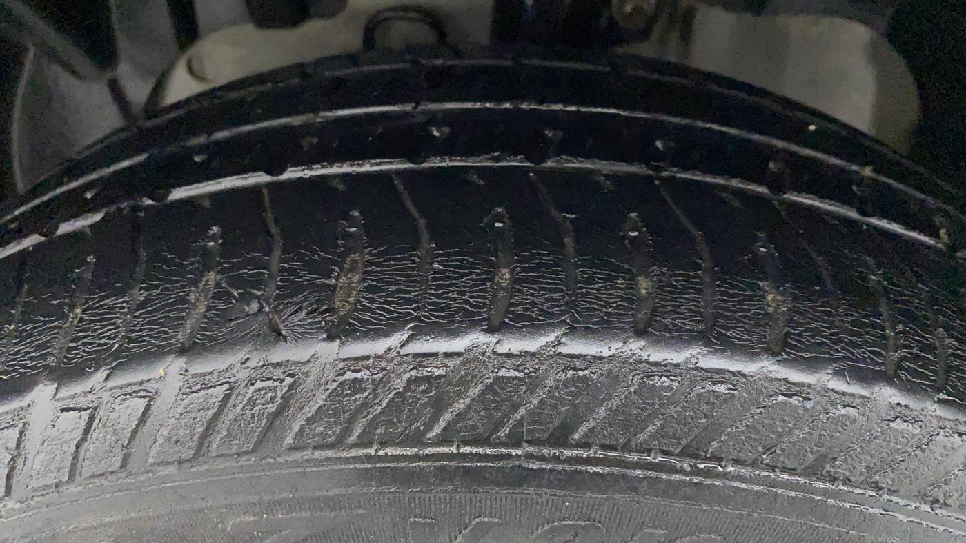 2016 Ford Ecosport TREND+ 1.5L DIESEL, Diesel, Manual, 1,24,042 km, Left Front Tyre Tread