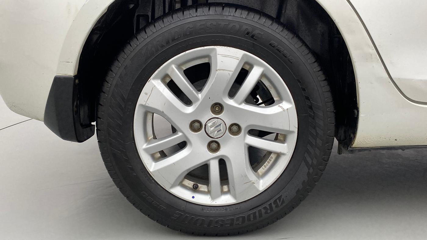 2013 Maruti Swift Dzire ZDI, Diesel, Manual, 1,09,306 km, Right Rear Wheel