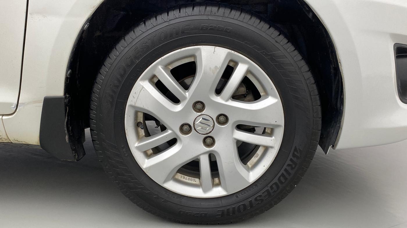 2013 Maruti Swift Dzire ZDI, Diesel, Manual, 1,09,306 km, Right Front Wheel