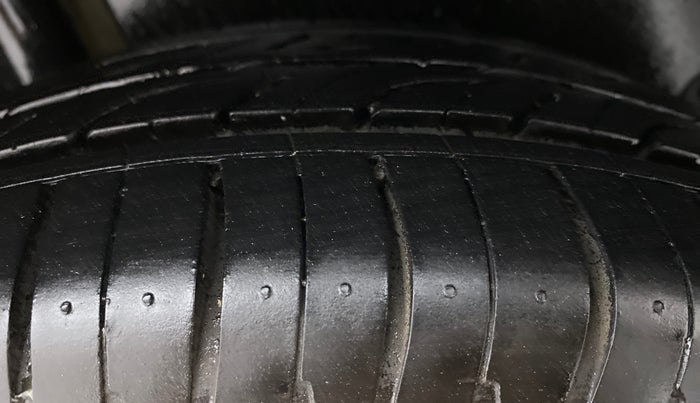 2013 Maruti Swift Dzire ZDI, Diesel, Manual, 1,09,306 km, Right Rear Tyre Tread