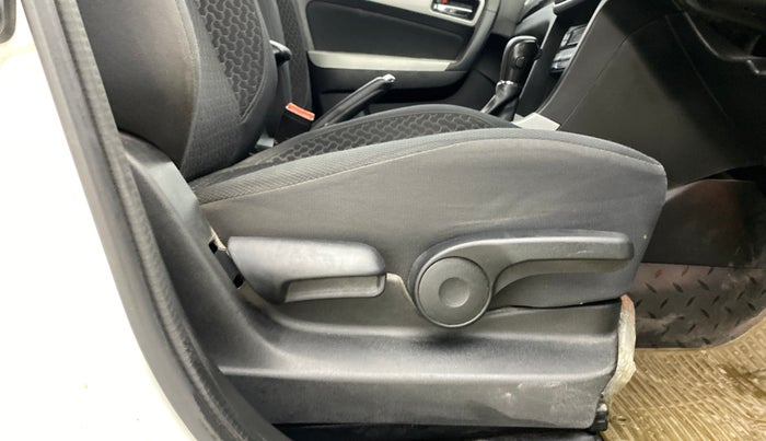 2021 Maruti Vitara Brezza ZXI PLUS AT SHVS, Petrol, Automatic, 29,322 km, Driver Side Adjustment Panel