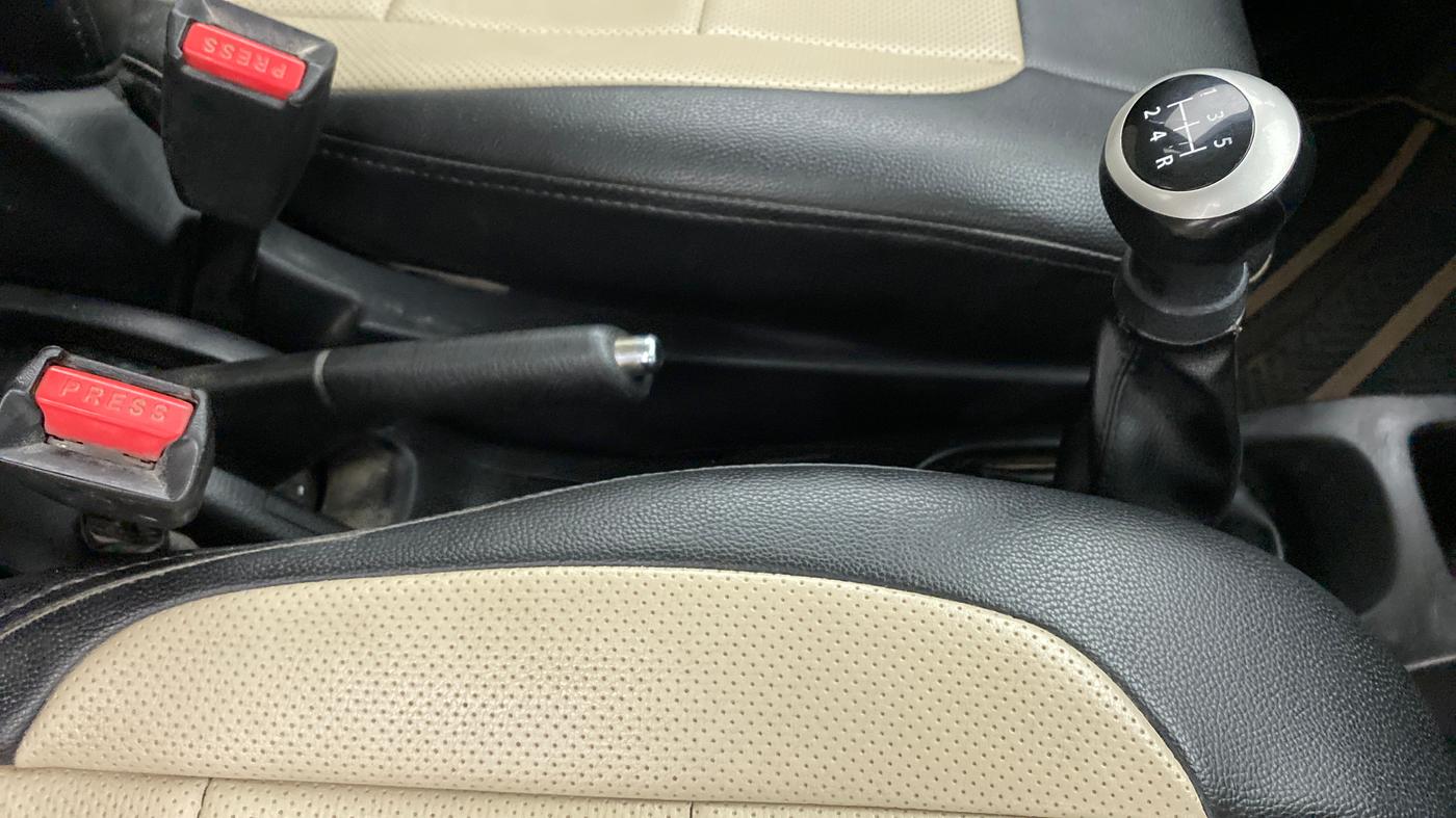 2014 Maruti Wagon R 1.0 VXI, Petrol, Manual, 67,549 km, Gear Lever