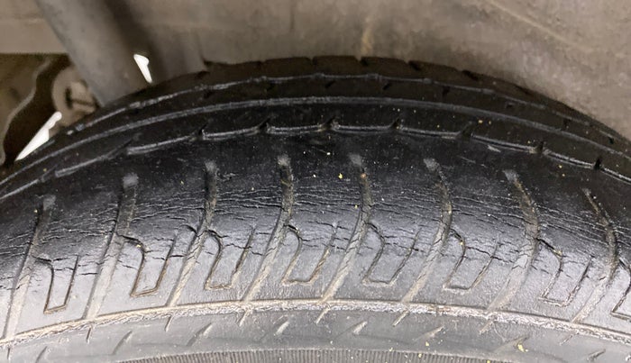 2014 Maruti Wagon R 1.0 VXI, Petrol, Manual, 67,549 km, Right Rear Tyre Tread