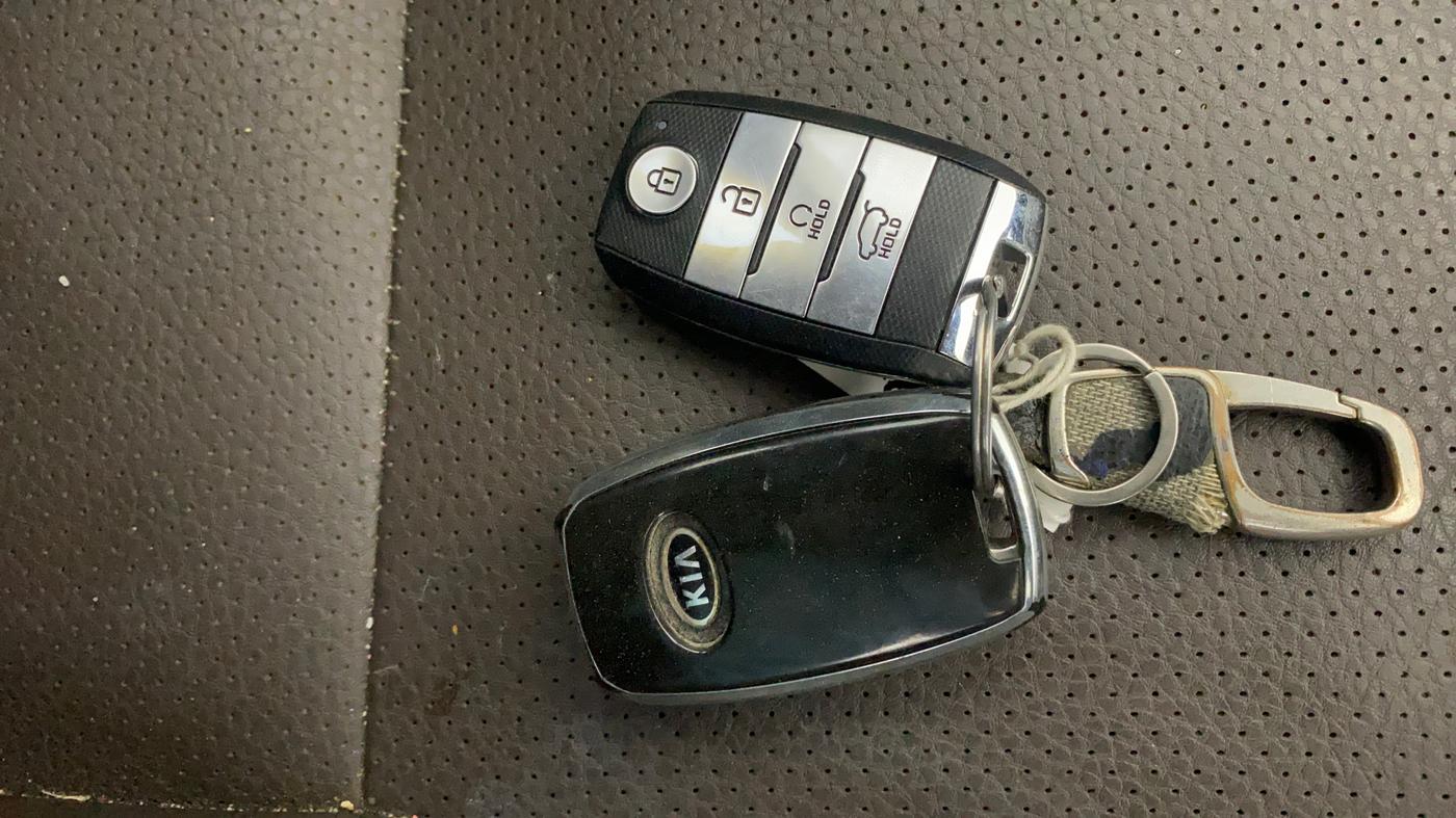 2020 KIA SONET HTX 1.0 IMT, Petrol, Manual, 93,172 km, Key Close Up
