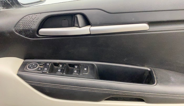 2020 KIA SONET HTX 1.0 IMT, Petrol, Manual, 93,180 km, Driver Side Door Panels Control