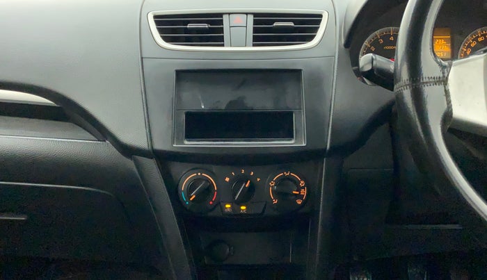 2012 Maruti Swift VXI, Petrol, Manual, 70,233 km, Air Conditioner