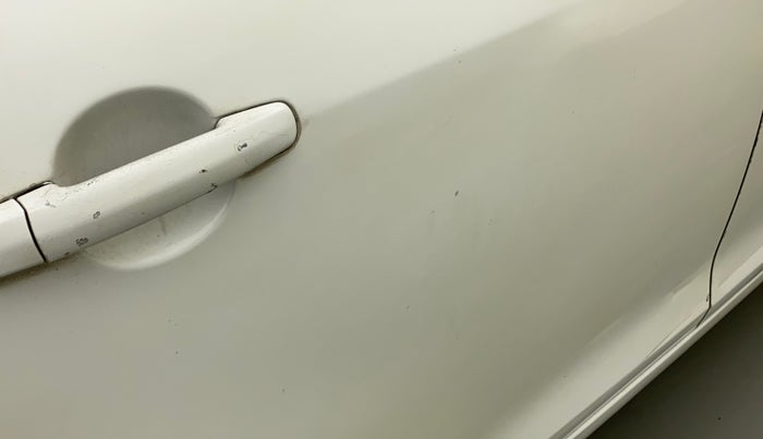 2012 Maruti Swift VXI, Petrol, Manual, 70,233 km, Right rear door - Minor scratches