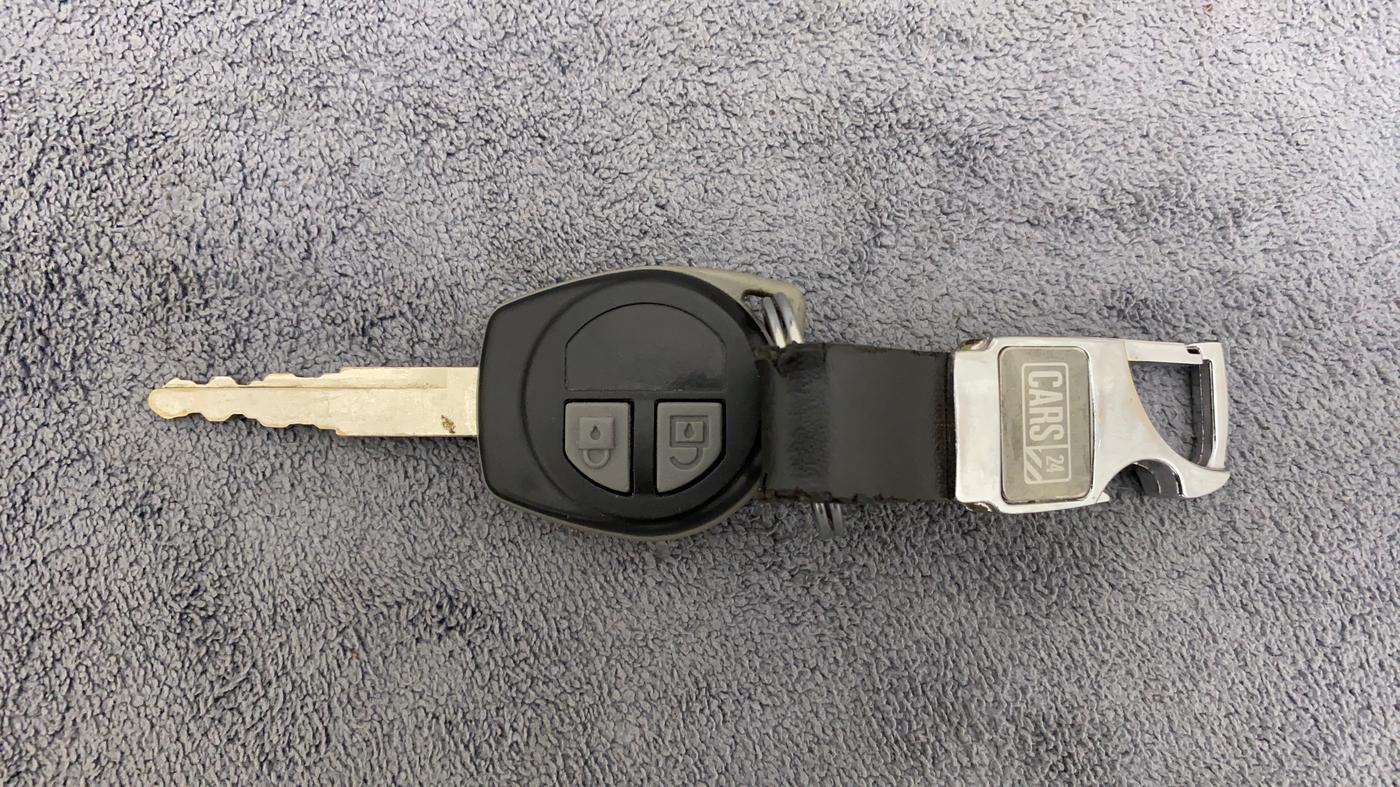 2012 Maruti Swift VXI, Petrol, Manual, 70,233 km, Key Close Up