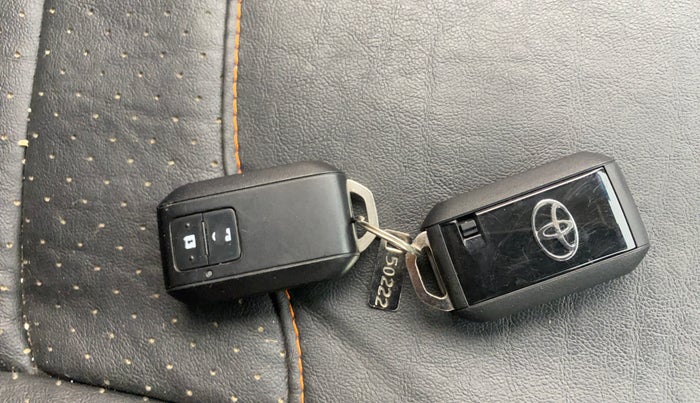 2020 Toyota Glanza G, Petrol, Manual, 42,958 km, Key Close Up