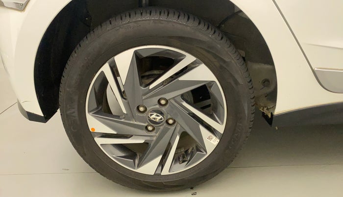 2022 Hyundai NEW I20 ASTA (O) 1.0 TURBO GDI DCT, Petrol, Automatic, 13,768 km, Right Rear Wheel