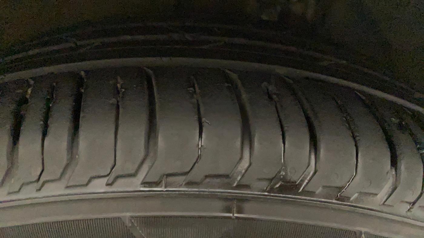 2022 Hyundai NEW I20 ASTA (O) 1.0 TURBO GDI DCT, Petrol, Automatic, 13,768 km, Left Front Tyre Tread