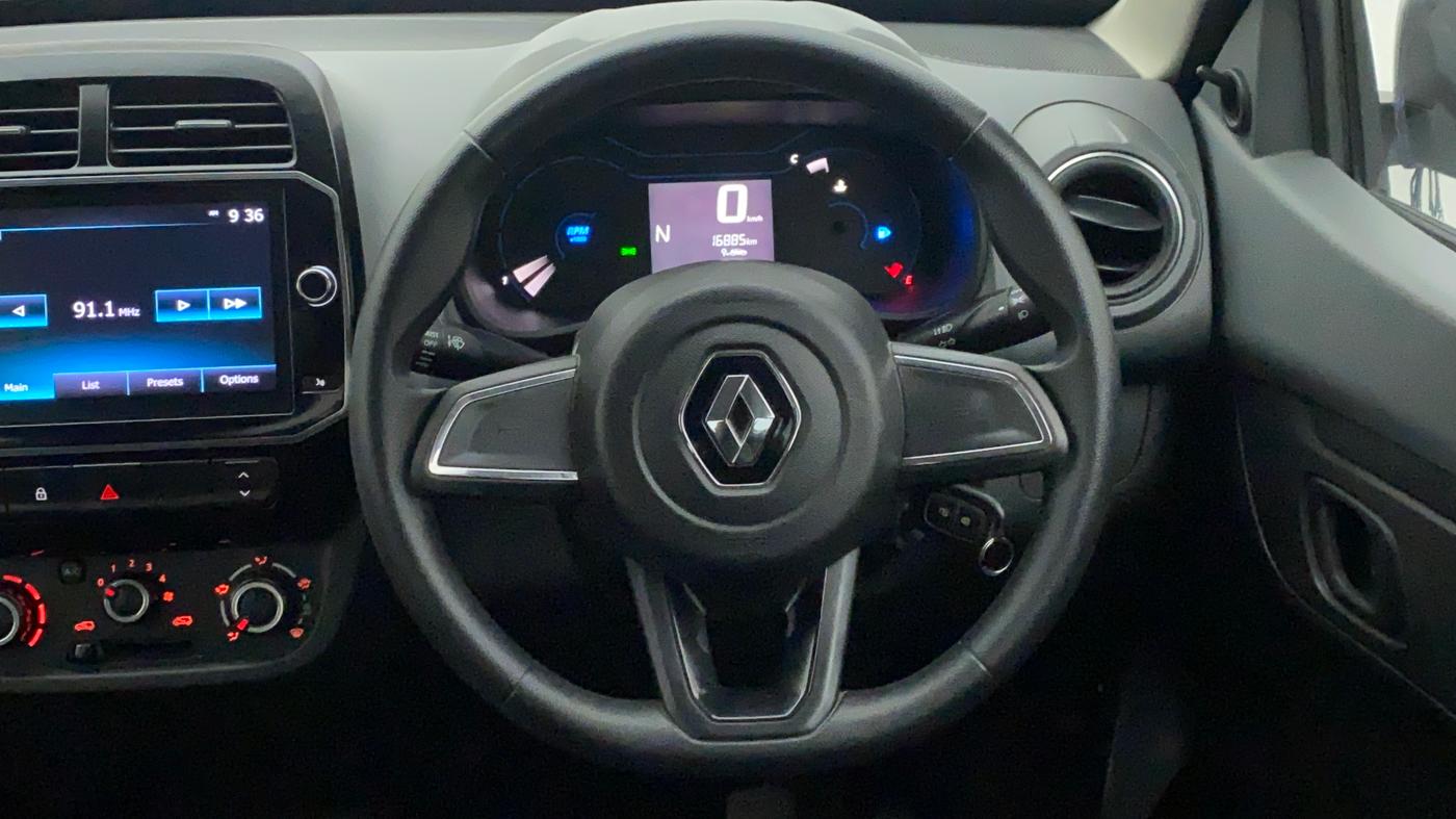 2020 Renault Kwid RXT 1.0 AMT (O), Petrol, Automatic, 16,885 km, Steering Wheel Close Up