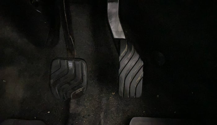 2024 Renault Kiger RXT AMT, Petrol, Automatic, 5,306 km, Pedals