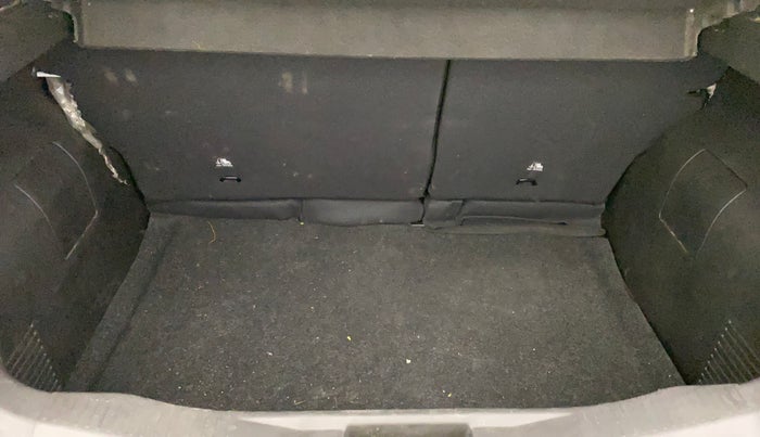 2024 Renault Kiger RXT AMT, Petrol, Automatic, 5,306 km, Boot Inside