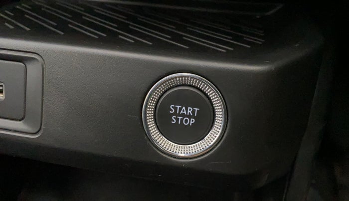 2024 Renault Kiger RXT AMT, Petrol, Automatic, 5,306 km, Keyless Start/ Stop Button