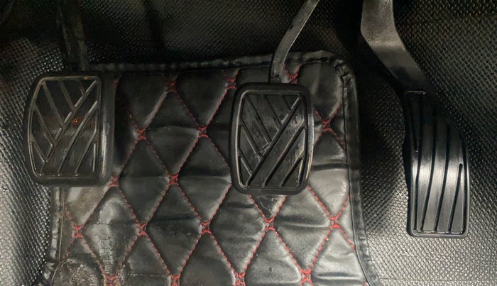 2016 Maruti Vitara Brezza ZDI, Diesel, Manual, 96,833 km, Pedals