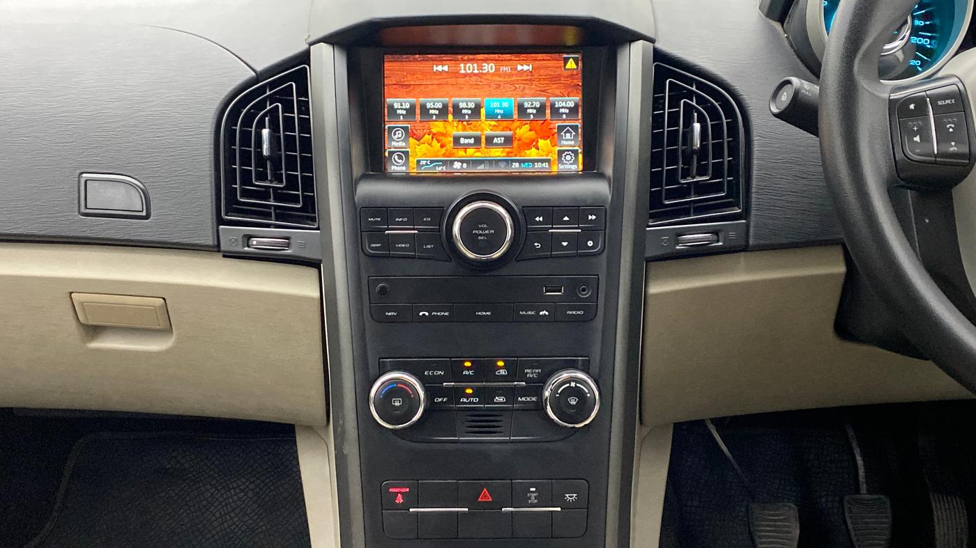 2017 Mahindra XUV500 W6 4X2, Diesel, Manual, 60,408 km, Air Conditioner