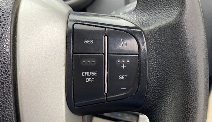 2017 Mahindra XUV500 W6 4X2, Diesel, Manual, 60,408 km, Adaptive Cruise Control