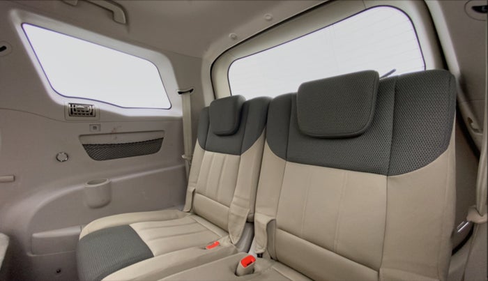 2017 Mahindra XUV500 W6 4X2, Diesel, Manual, 60,408 km, Third Seat Row ( optional )