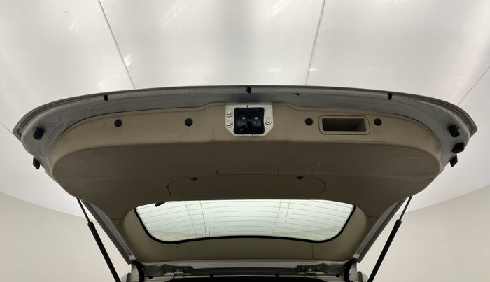 2017 Mahindra XUV500 W6 4X2, Diesel, Manual, 60,408 km, Boot Door Open
