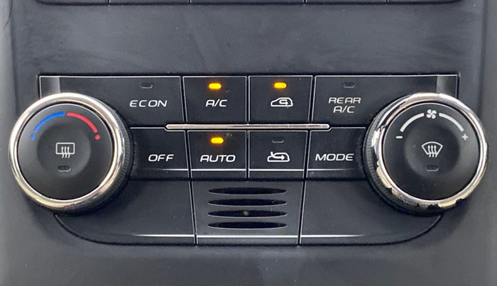 2017 Mahindra XUV500 W6 4X2, Diesel, Manual, 60,408 km, Automatic Climate Control