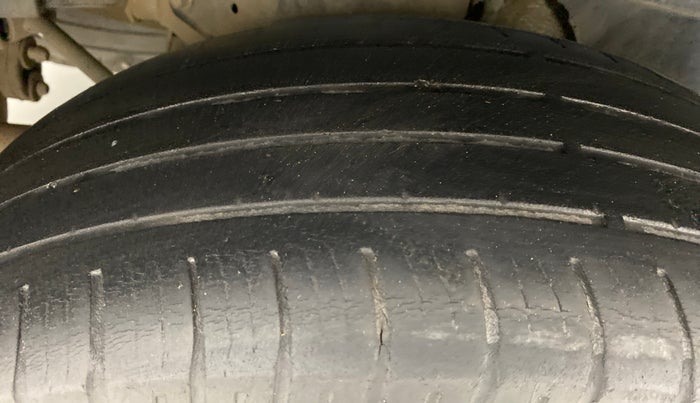 2017 Mahindra XUV500 W6 4X2, Diesel, Manual, 60,408 km, Right Rear Tyre Tread